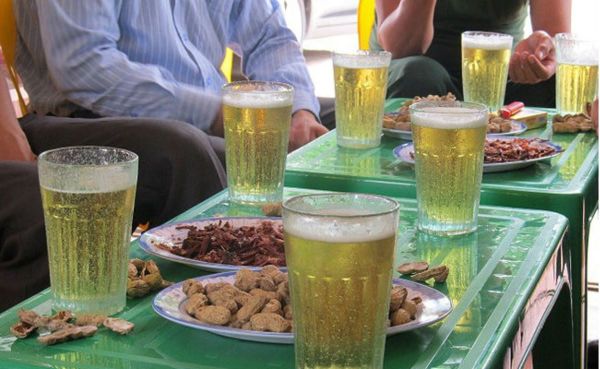 Kinh nghiệm mở quán bia hơi vỉa hè ăn nên làm ra