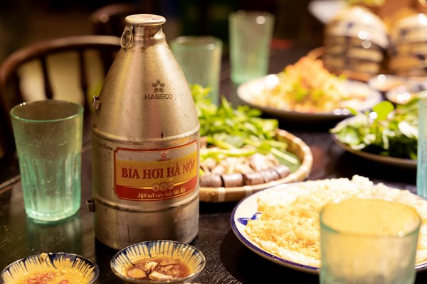 Tại sao bia hơi Hà Nội keg 2 lít lại được gọi là “bia cắt tiết”?