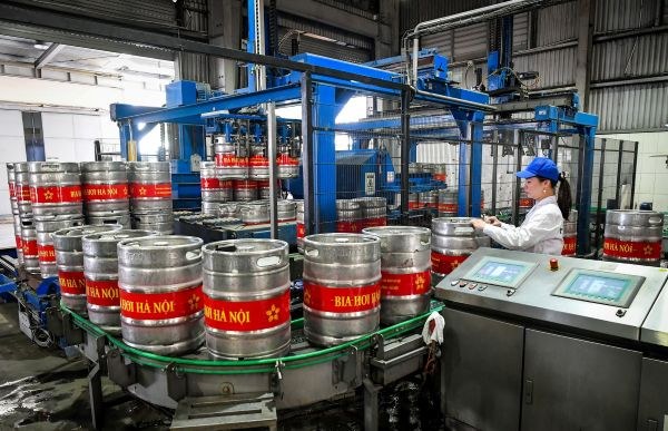 Cho mượn vỏ bom/keg, khay, cốc, áo phục vụ quán