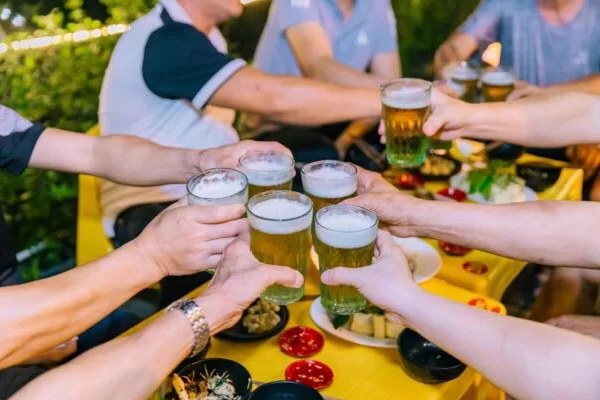 Chi phí nguyên liệu, thực phẩm và đồ uống