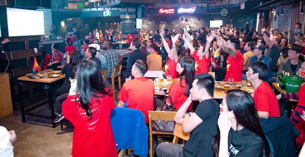 Doanh thu cao nhờ tổ chức các sự kiện, chiếu màn led bóng đá