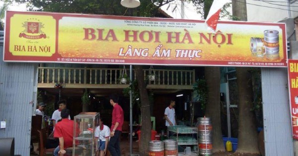 Biển quảng cáo quán bia bằng bạt Hiflex và hộp đèn Hiflex