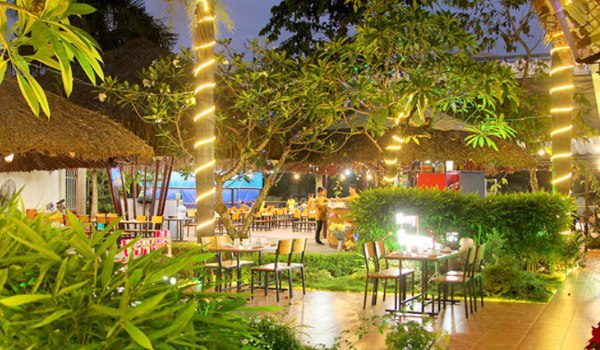 Hệ thống đèn LED trang trí lung linh ban đêm