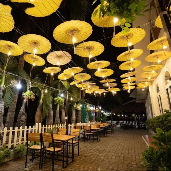 Sân thượng rộng thoáng phù hợp uống bia