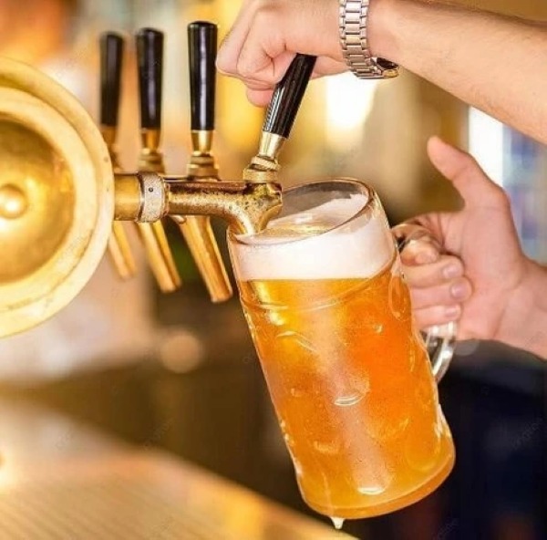 Đào tạo nhân viên rót bia đúng kỹ thuật