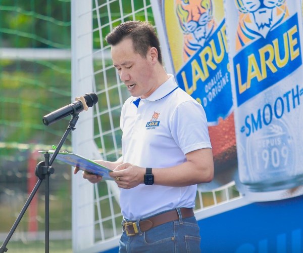 Đồng phục bia Larue