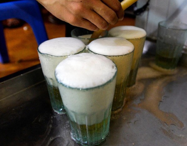 Cách nhận biết một cốc bia hơi đạt chuẩn "cắt tiết" ngày nay