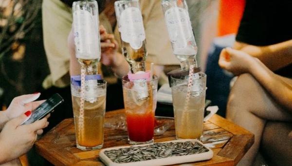 Cách uống bia an toàn hơn thay vì pha với nước ngọt