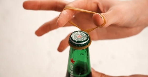 Kỹ thuật mở nắp bằng dây chun