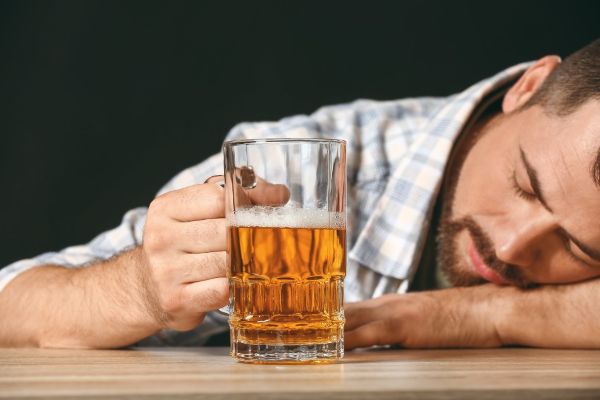 Mẹo hạn chế mệt mỏi sau khi uống rượu bia quá nhiều